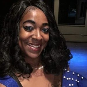 Meet your Posher, Crystal